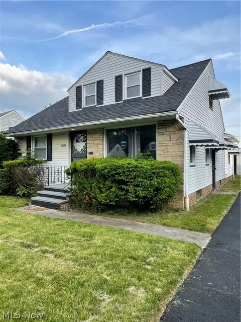 18306 Invermere Ave, Cleveland, OH 44122