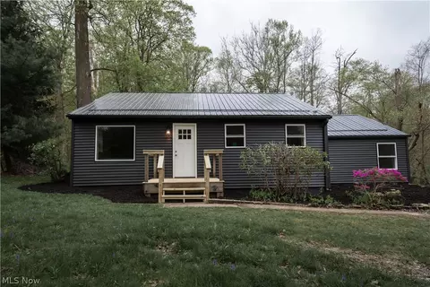 9845 Chardon Rd, Chardon, OH 44024