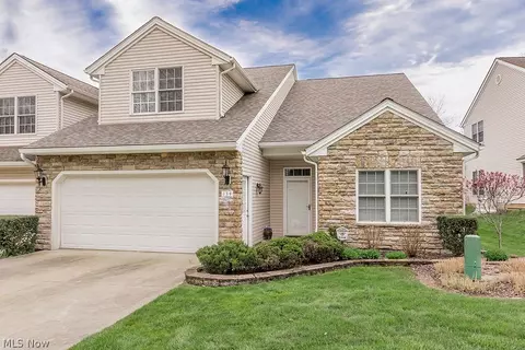 134 Stonecreek Dr, Mayfield, OH 44143