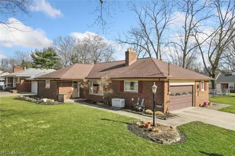 8995 Lindbergh Blvd, Olmsted Falls, OH 44138