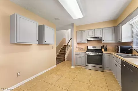 6900 Colleen Dr, Youngstown, OH 44512 photo 9
