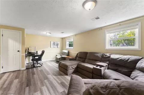 6900 Colleen Dr, Youngstown, OH 44512 photo 18