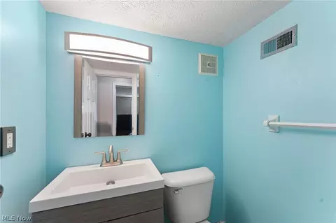 6900 Colleen Dr, Youngstown, OH 44512 photo 17
