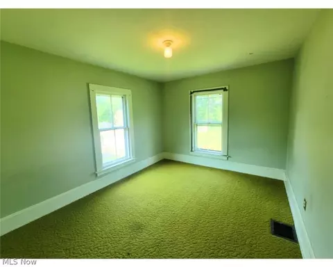 Bedroom - 79 Grove Dr, Ashtabula, OH 44004 photo 3 of 6