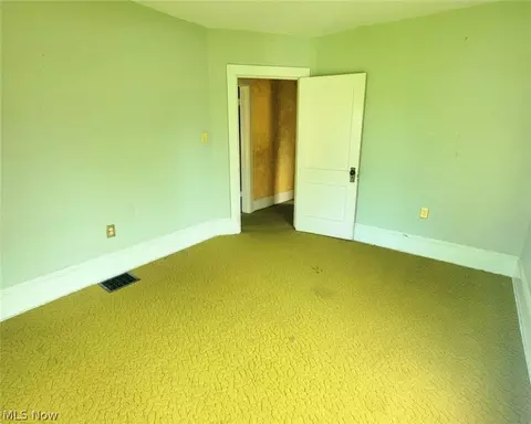 Bedroom - 79 Grove Dr, Ashtabula, OH 44004 photo 4 of 6