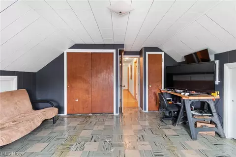 Entry Way - 718 Gulf Rd, Elyria, OH 44035 photo 1 of 1