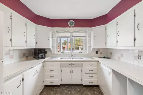 Kitchen - 718 Gulf Rd, Elyria, OH 44035 photo 2 of 3