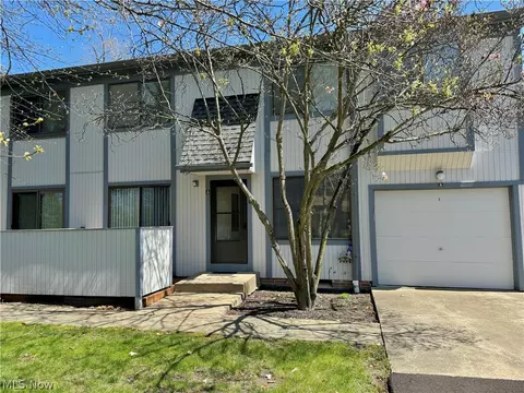 35325 N Turtle Trl #A, Willoughby, OH 44094