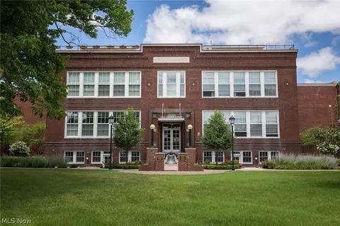 7482 Center St #1-2, Mentor, OH 44060