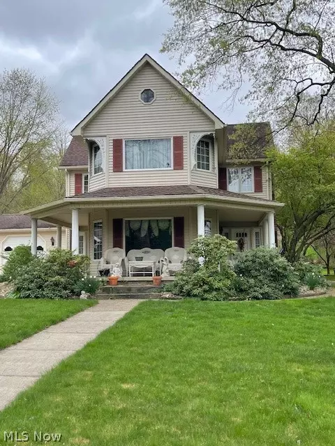 321 N College St, Newcomerstown, OH 43832