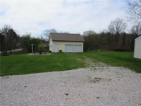 2229 Columbus Ave, Ashtabula, OH 44004 photo 2