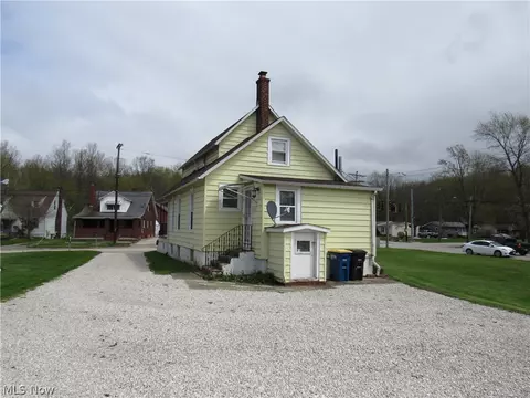 2229 Columbus Ave, Ashtabula, OH 44004 photo 3