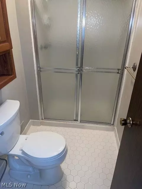 Bath - 37935 Fox Run Dr, Solon, OH 44139 photo 3 of 6