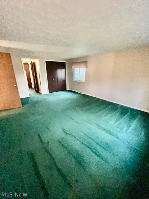 Living - 37935 Fox Run Dr, Solon, OH 44139 photo 4 of 4