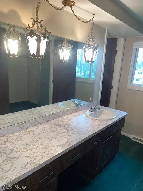 Bath - 37935 Fox Run Dr, Solon, OH 44139 photo 2 of 6