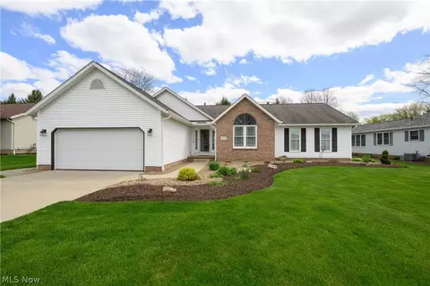 3606 Falcon Chase St NW, Uniontown, OH 44685