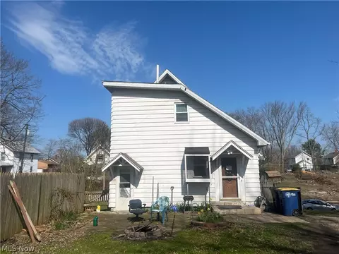 1142 W 8th St, Ashtabula, OH 44004 photo 6