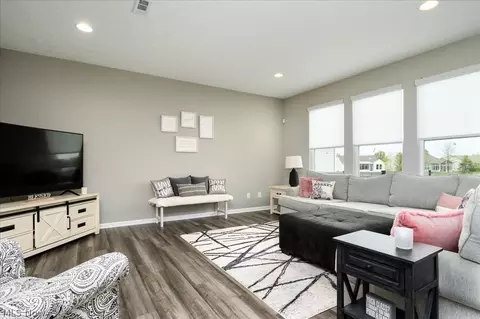 Living - 431 Wescott Way, Elyria, OH 44035 photo 1 of 3