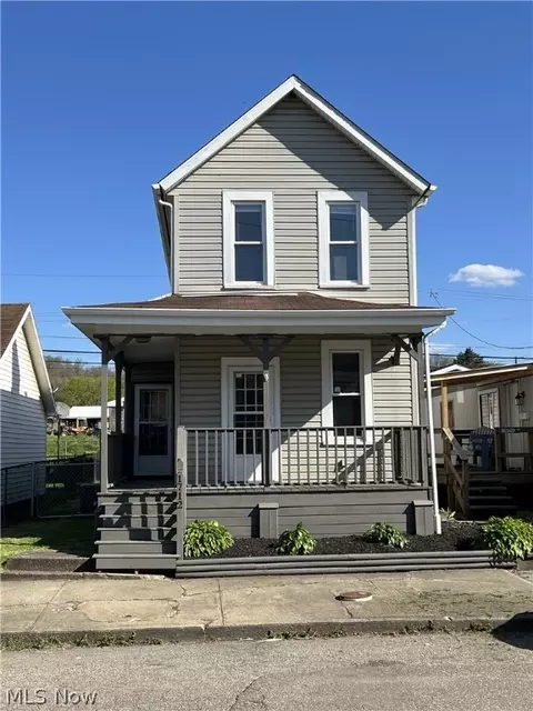 1712 Commerce St, Wellsville, OH 43968