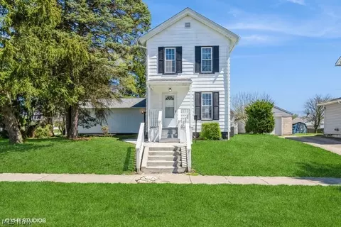 209 S Market St, Girard, OH 44420