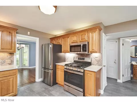 1144 N Howard St, Akron, OH 44310 photo 9