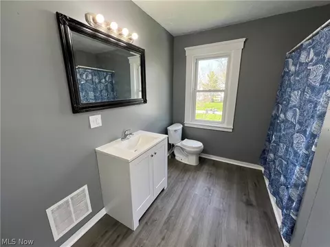 Bath - 331 15th St, Elyria, OH 44035 photo 2 of 3