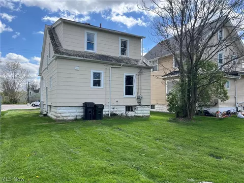 Exterior - 331 15th St, Elyria, OH 44035 photo 6 of 6