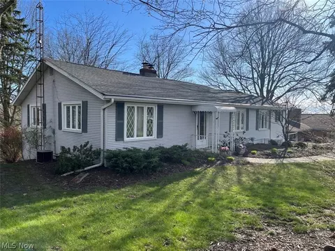 1208 44th St NW, Canton, OH 44709