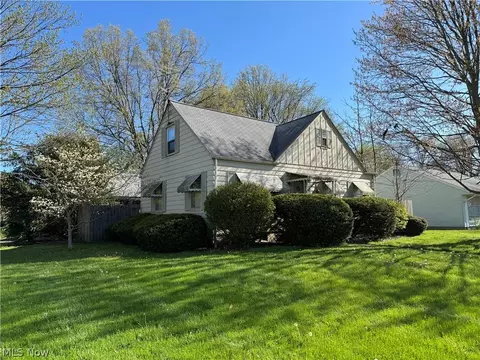 841 Monroe Ave, Cuyahoga Falls, OH 44221
