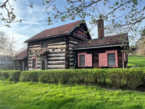 193 W 4th St, Zoar, OH 44697