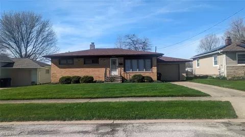 13476 Kathleen Dr, Brook Park, OH 44142