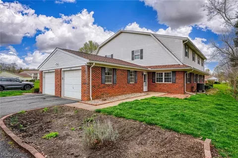 438 Canterbury Ct, Lancaster, OH 43130