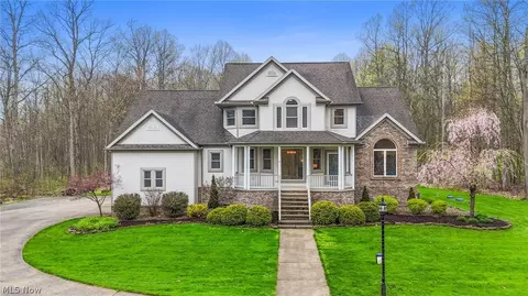 10550 Sawmill Dr, Chardon, OH 44024