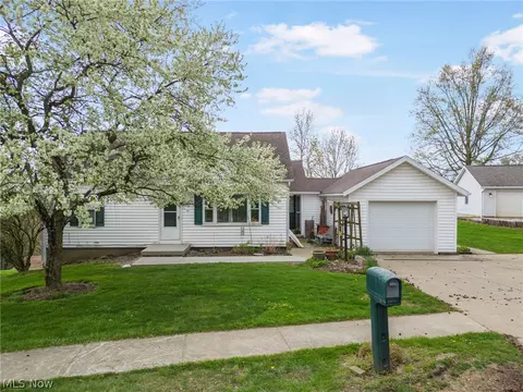 2702 Tr 444, Sugarcreek, OH 44681