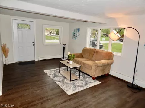 Living - 8553 Broadview Rd, Broadview Heights, OH 44147 photo 2 of 3