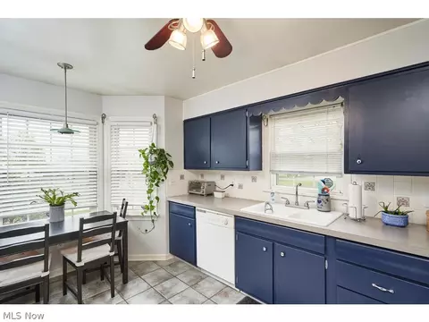563 E Wilbeth Rd, Akron, OH 44301 photo 5