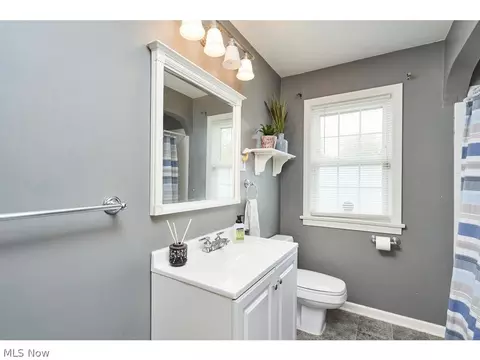 563 E Wilbeth Rd, Akron, OH 44301 photo 10