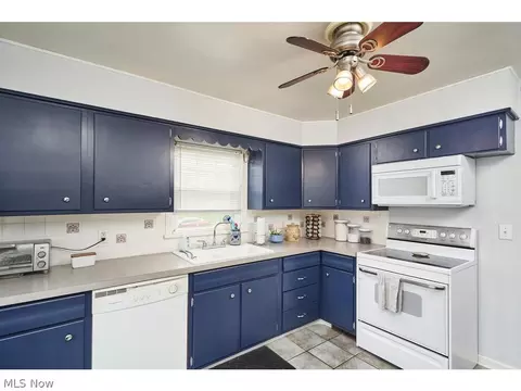 563 E Wilbeth Rd, Akron, OH 44301 photo 6