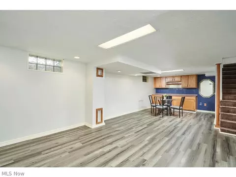 563 E Wilbeth Rd, Akron, OH 44301 photo 13