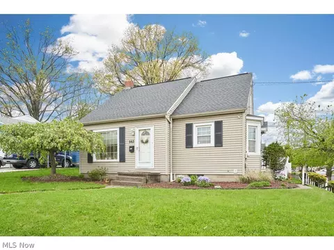 563 E Wilbeth Rd, Akron, OH 44301 photo 2