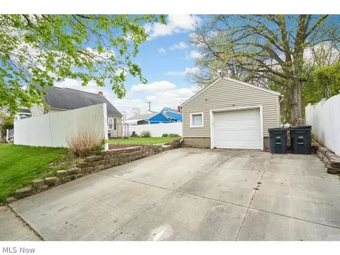 563 E Wilbeth Rd, Akron, OH 44301 photo 18