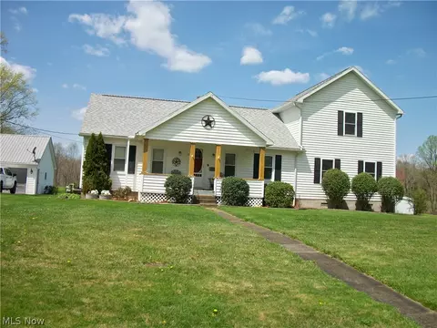 28020 W Belpre Pike, Coolville, OH 45723
