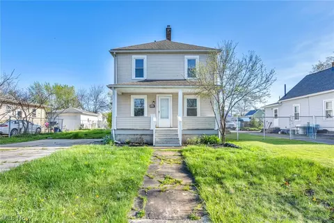1642 E 33rd St, Lorain, OH 44055