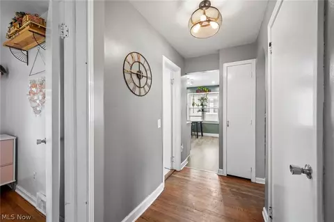 Entry Way - 4261 Buckeye Ave, Willoughby, OH 44094 photo 2 of 3