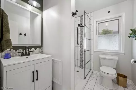 Bath - 4261 Buckeye Ave, Willoughby, OH 44094 photo 1 of 3