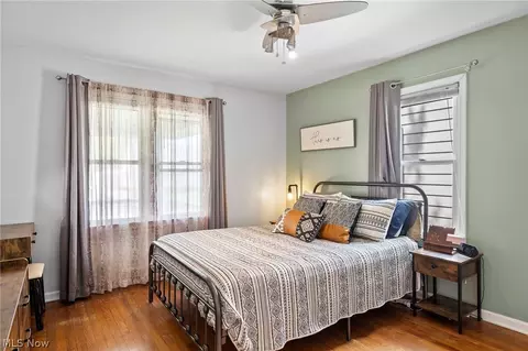 Bedroom - 4261 Buckeye Ave, Willoughby, OH 44094 photo 2 of 4