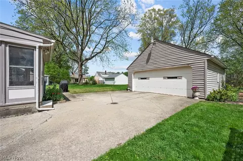 Exterior - 4261 Buckeye Ave, Willoughby, OH 44094 photo 2 of 4