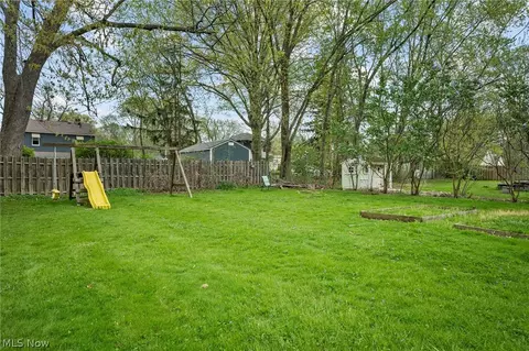Exterior - 4261 Buckeye Ave, Willoughby, OH 44094 photo 3 of 4