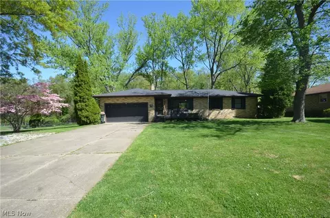 321 Greenbriar Dr, Tallmadge, OH 44278