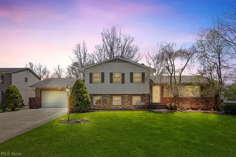 2683 Echo Ln, Broadview Heights, OH 44147